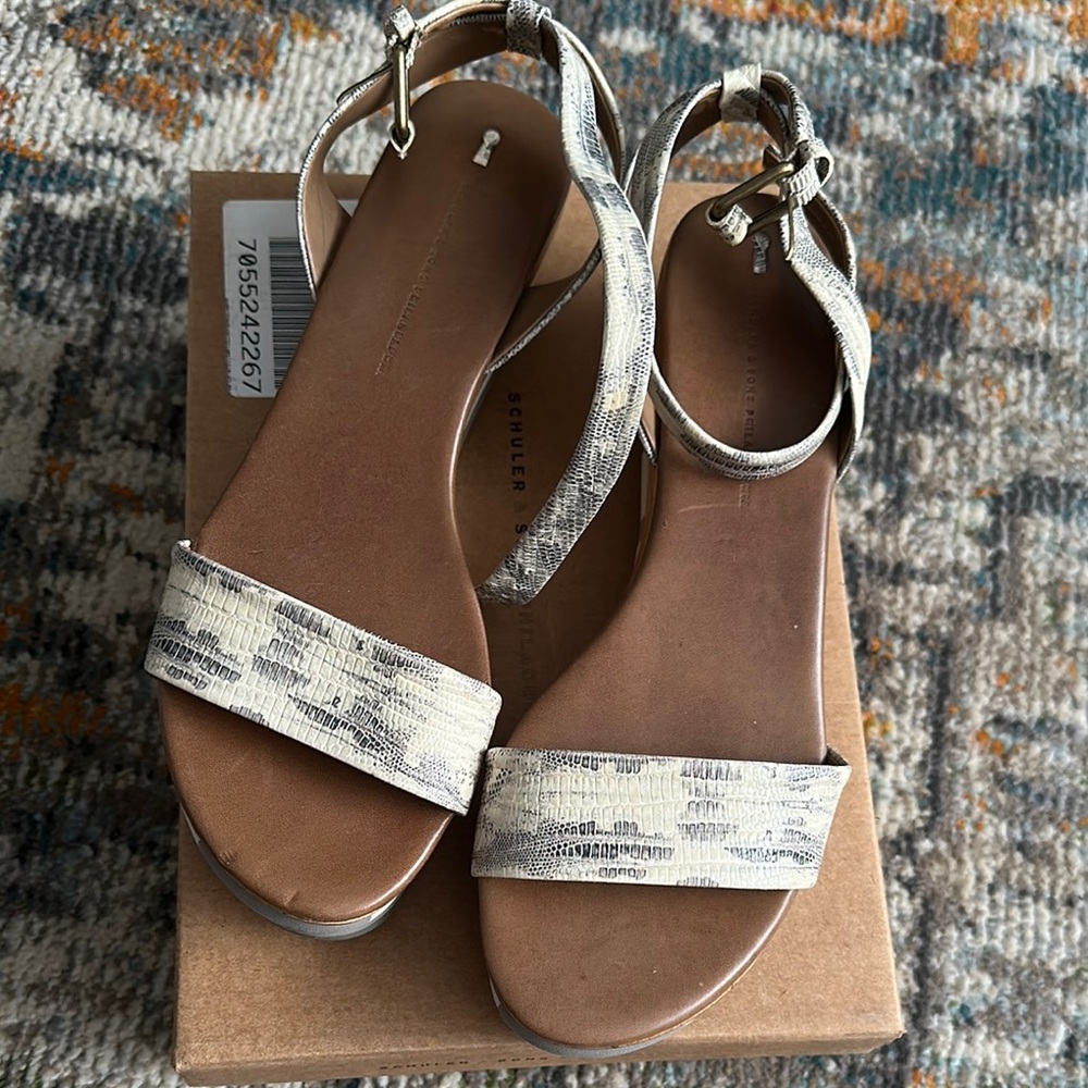 Women's Sandals - Silver